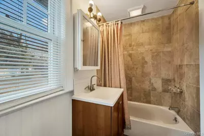 137 Melrose Avenue, Massapequa, NY 11758 - Photo 23