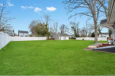 137 Melrose Avenue, Massapequa, NY 11758 - Photo 3