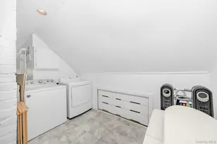 44 Disc Ln, Wantagh, NY 11793 - Photo 15