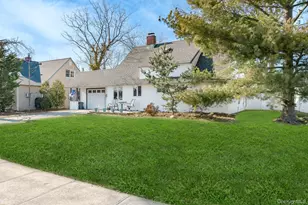 44 Disc Ln, Wantagh, NY 11793 - Photo 3