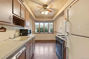 208 Weyford Terrace, Garden City, NY 11530 - Photo 9