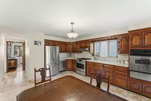 160-23 23rd Ave, Whitestone, NY 11357 - Photo 9
