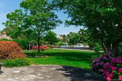 147 Eaton Lane, West Islip, NY 11795 - Photo 39