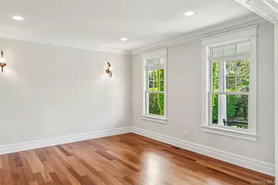 147 Eaton Lane, West Islip, NY 11795 - Photo 13