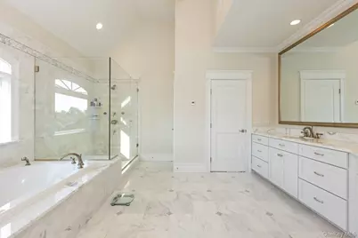 147 Eaton Lane, West Islip, NY 11795 - Photo 25