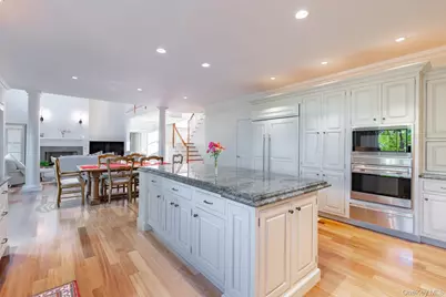 147 Eaton Lane, West Islip, NY 11795 - Photo 15