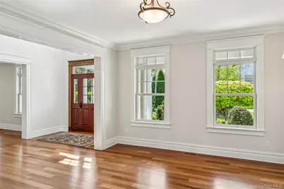 147 Eaton Lane, West Islip, NY 11795 - Photo 7