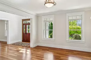 147 Eaton Ln, West Islip, NY 11795 - Photo 7