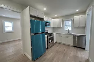 12 Canyon St, Huntington, NY 11743 - Photo 3