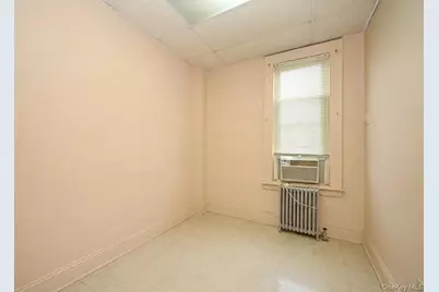 72-19 72 Street, Glendale, NY 11385 - Photo 9