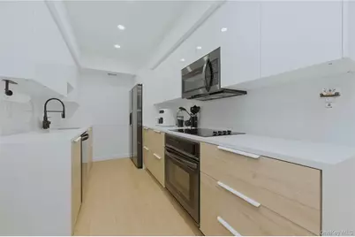 81 Alhambra Drive, Oceanside, NY 11572 - Photo 9