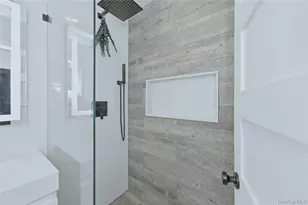 81 Alhambra Dr, Oceanside, NY 11572 - Photo 17