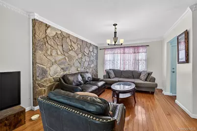 10424 187th Street, Saint Albans, NY 11412 - Photo 5