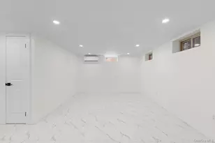 112-18 159th St, Jamaica, NY 11433 - Photo 11