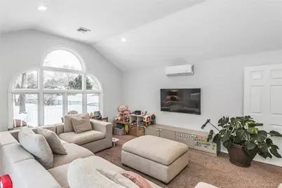 88 Burton Lane, Commack, NY 11725 - Photo 11