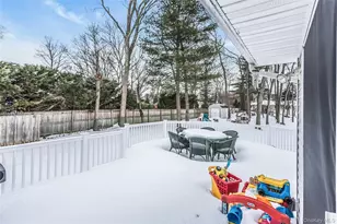 88 Burton Ln, Commack, NY 11725 - Photo 17