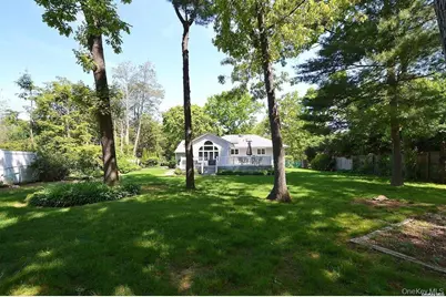 88 Burton Lane, Commack, NY 11725 - Photo 19