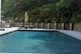 1550 Laurel Hollow Rd, Syosset, NY 11791 - Photo 33