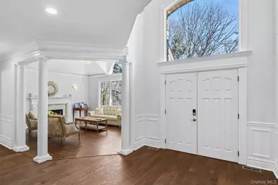 1550 Laurel Hollow Road, Syosset, NY 11791 - Photo 3