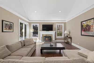 1550 Laurel Hollow Road, Syosset, NY 11791 - Photo 17