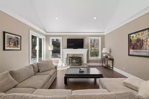 1550 Laurel Hollow Rd, Syosset, NY 11791 - Photo 17