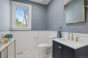 1550 Laurel Hollow Rd, Syosset, NY 11791 - Photo 7