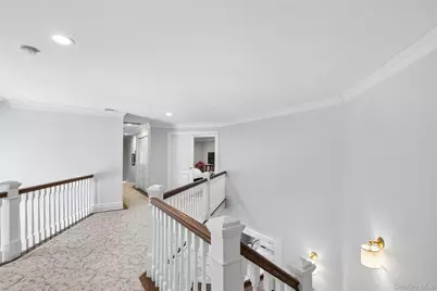 1550 Laurel Hollow Road, Syosset, NY 11791 - Photo 19