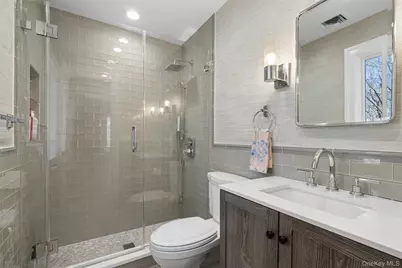 1550 Laurel Hollow Road, Syosset, NY 11791 - Photo 23