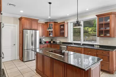 1550 Laurel Hollow Road, Syosset, NY 11791 - Photo 15