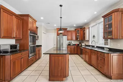 1550 Laurel Hollow Road, Syosset, NY 11791 - Photo 13