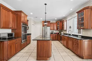 1550 Laurel Hollow Rd, Syosset, NY 11791 - Photo 13