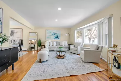 381 Robyn Place, East Meadow, NY 11554 - Photo 3