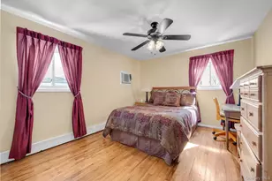 381 Robyn Pl, East Meadow, NY 11554 - Photo 17