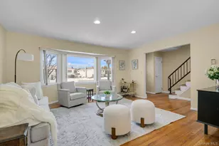 381 Robyn Pl, East Meadow, NY 11554 - Photo 7