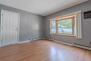 21 Mt Snow Ln, Coram, NY 11727 - Photo 3