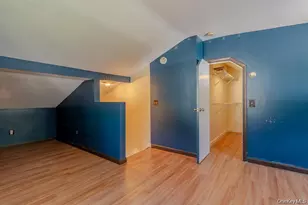 21 Mt Snow Ln, Coram, NY 11727 - Photo 7