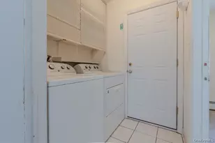 21 Mt Snow Ln, Coram, NY 11727 - Photo 11