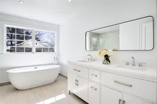 409 Abbey Rd, Manhasset, NY 11030 - Photo 17