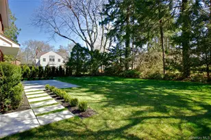 409 Abbey Rd, Manhasset, NY 11030 - Photo 25