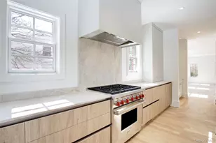 409 Abbey Rd, Manhasset, NY 11030 - Photo 9