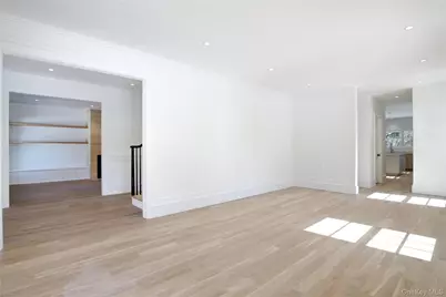 409 Abbey Road, Manhasset, NY 11030 - Photo 5