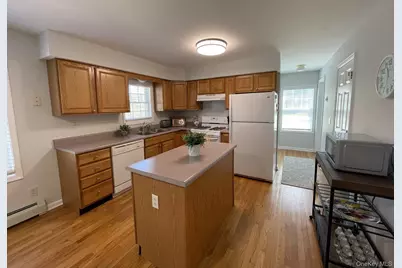 59 Peconic Avenue, Shelter Island, NY 11964 - Photo 5