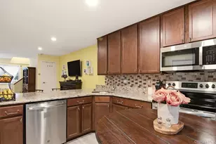 2 Lakeland Pl, Farmingville, NY 11738 - Photo 11