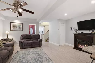 2 Lakeland Place, Farmingville, NY 11738 - Photo 15