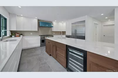 32 Sycamore Road, Scarsdale, NY 10583 - Photo 9