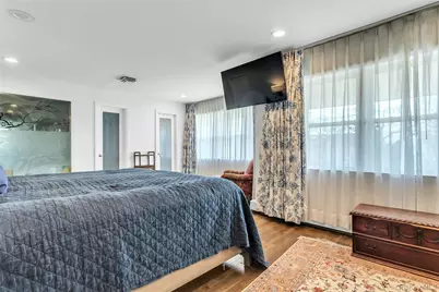 170 Old Courthouse Road, Manhasset Hills, NY 11040 - Photo 19