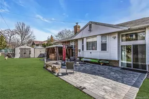 170 Old Courthouse Rd, Manhasset Hills, NY 11040 - Photo 31