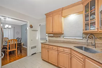 6722 166th Street, Fresh Meadows, NY 11365 - Photo 9