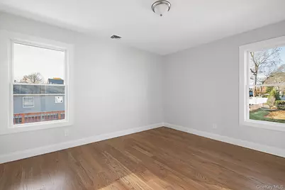 6 Gail Grace Court, Copiague, NY 11726 - Photo 13