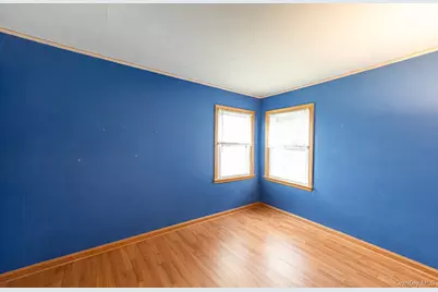 14 Willoughby Place, West Islip, NY 11795 - Photo 9